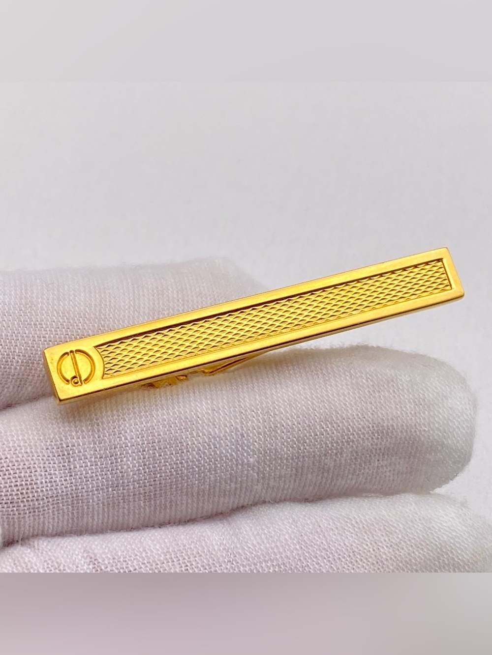 Dunhill Gold Textured Tie Bar clip